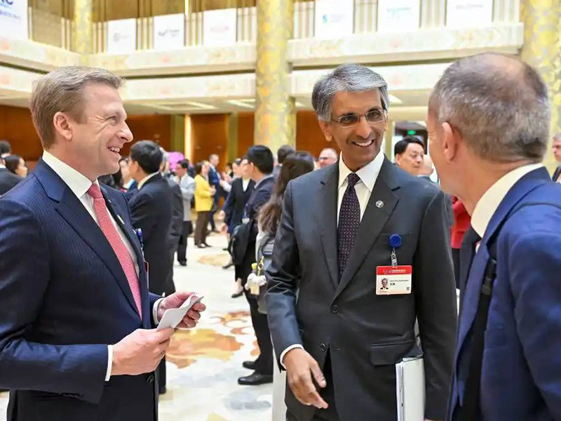 2025 China Development Forum with multinational executives discussing global growth and innovation in Beijing.